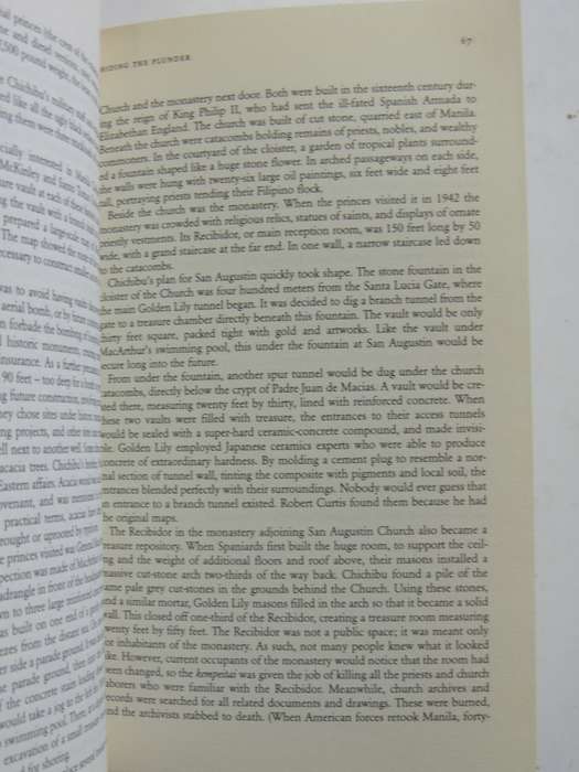 Gold Warriors - America`s Secret Recovery Of Yamashita`s GoldSterling & Peggy Seagrave