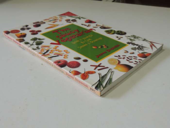 The Saucy Vegetarian - Quick & Healthful No-Cook Sauces & Dressings - Joanne Stepanaik