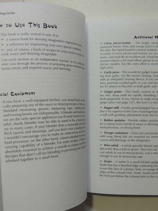 The Saucy Vegetarian - Quick & Healthful No-Cook Sauces & Dressings - Joanne Stepanaik