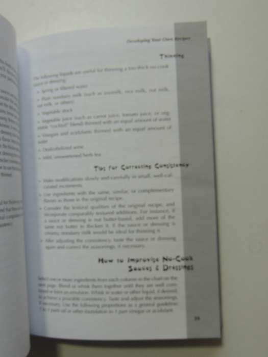 The Saucy Vegetarian - Quick & Healthful No-Cook Sauces & Dressings - Joanne Stepanaik