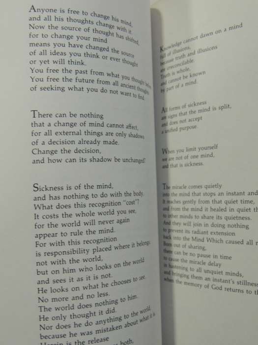 A Gift Of Healing - Selections From A Course In Miracles - ed Frances Vaughan & Roger Walsh