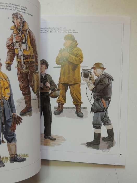 Osprey Men-At-Arms Series: Canadian Forces In World War II  Rene Chartrand