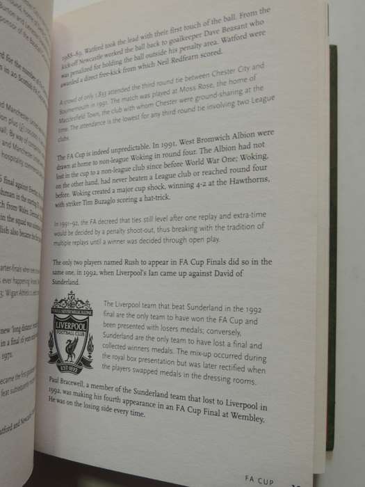 End to End Stuff The Essential Football Book - Les Scott