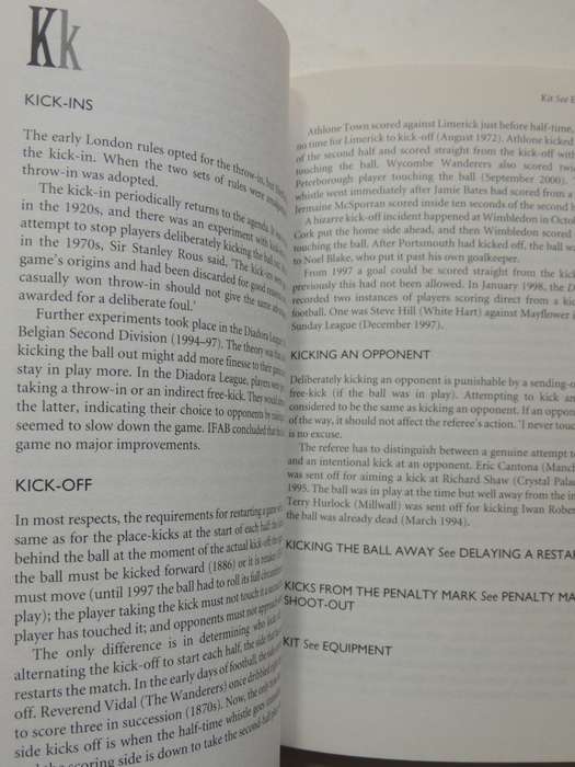 European Football A Fan`s Handbook 1999 - 2000 - Peterjon Cresswell and Simon Evans
