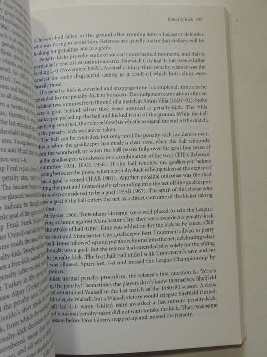 Ward`s Soccerpedia The Lore and Laws of the Beautiful Game - Andrew Ward