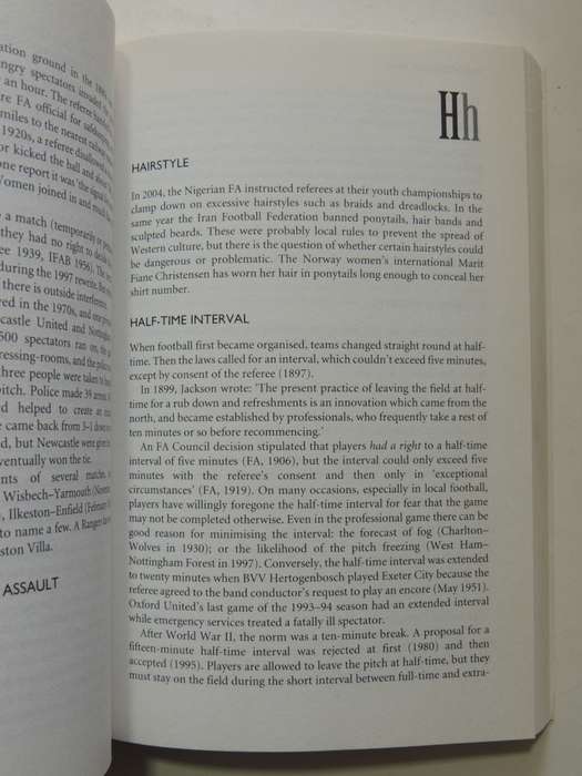 Ward`s Soccerpedia The Lore and Laws of the Beautiful Game - Andrew Ward