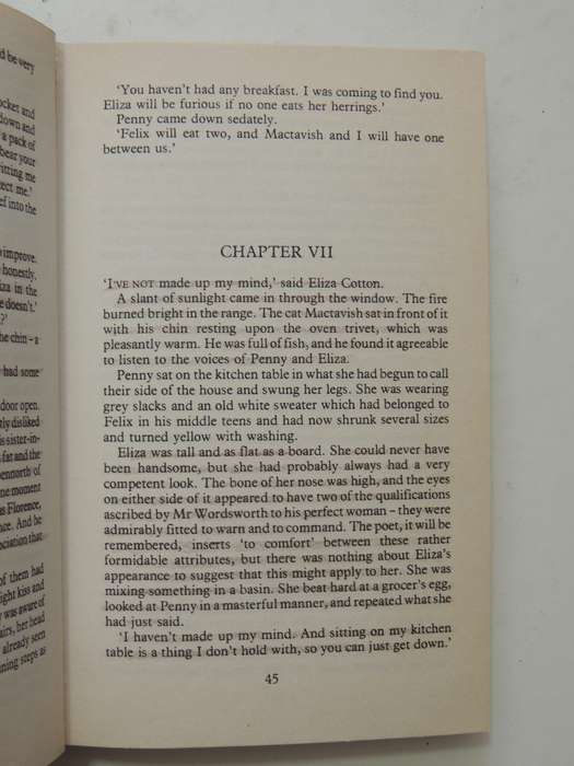 Through The Wall - A Miss Silver Mystery - Patricia Wentworth  1986