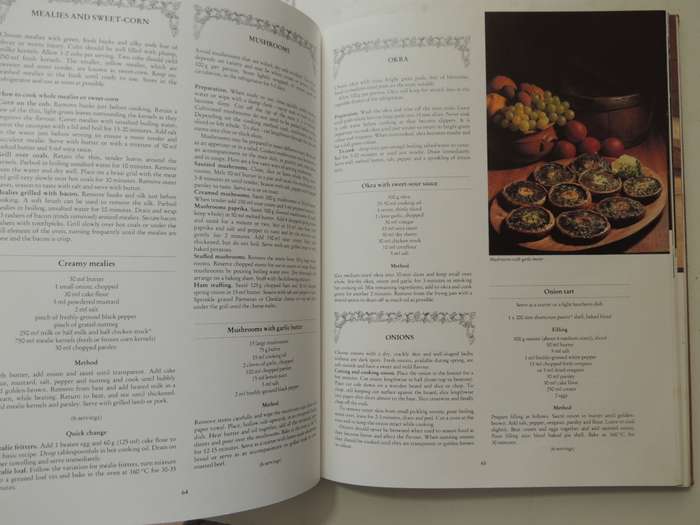 All Colour South African Cookbook - Sannie Smit   FIRST EDITION