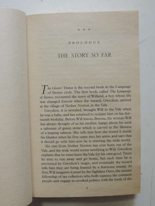 The Giants' Dance - Book 2 of The Language of Stones - Robert Carter