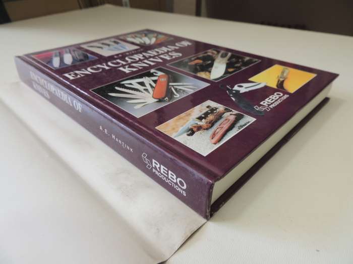 Encyclopaedia Of Knives  A.E. Hartnik