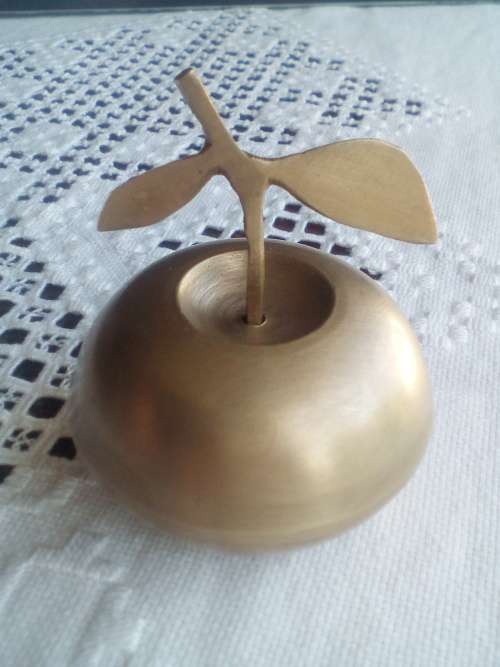Vintage Small Brass Apple with Leaf Trinket Box