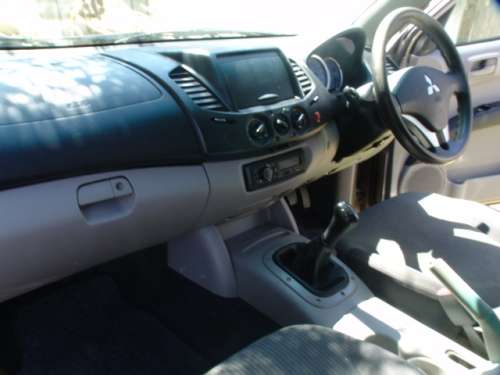 2009 Mitsubishi Triton 3.5 L V6 Club Cab Bakkie, 181574 km. ***Bargain***