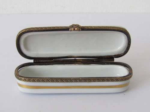 Limoges French porcelain and gilded metal trinket / pill box, 8 x 3 x 2 cm, others available