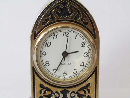 Vintage miniature Quartz desk clock, metal construction, 5cm high - others available