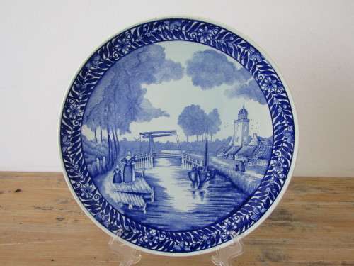 Original vintage large Delft Charger, 29cm diameter, excellent condition