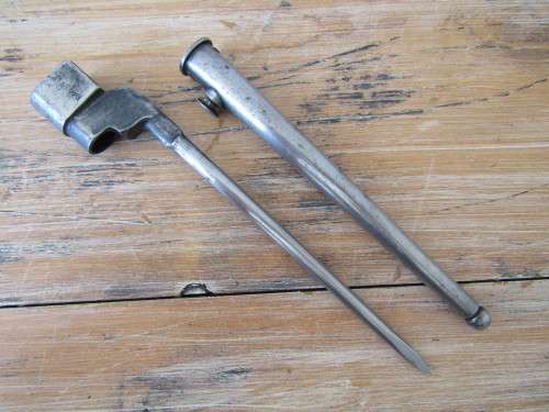 Vintage British No.4 MK2 Spike Bayonet with scabbard, 28cm (spike 18cm)