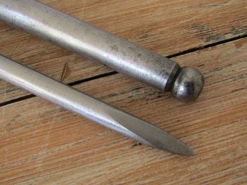 Vintage British No.4 MK2 Spike Bayonet with scabbard, 28cm (spike 18cm)