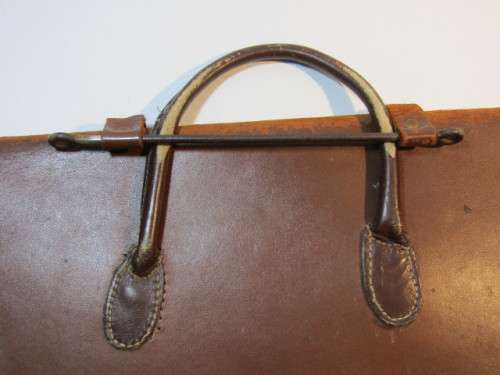 Antique Leather sheet music Satchel in very good condition, 38cm x 29cm
