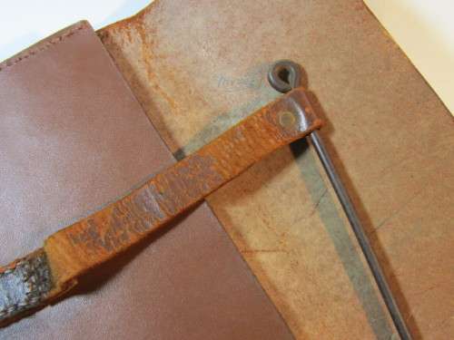 Antique Leather sheet music Satchel in very good condition, 38cm x 29cm