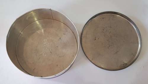 BAKERS 4 lb biscuits tin as per photos