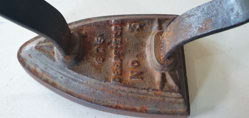 Vintage cast iron, coal stove clothing Sad Iron as per photo