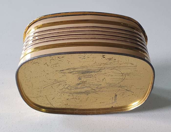 Vintage tin as per photos