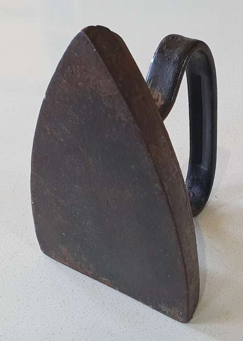 Vintage cast iron, coal stove clothing Sad Iron - FALKIRK no.5 - as per photo