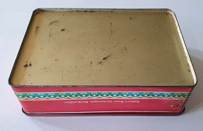 BAKERS biscuits tin as per photo