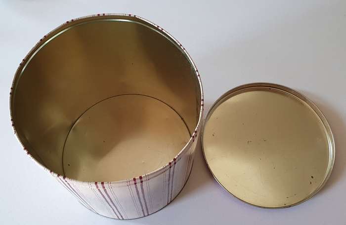 Large Woolworths BUTTER COOKIES tin as per photos