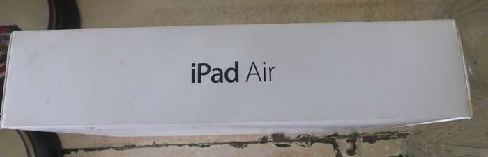 Apple iPad Air 64GB WiFi + Cellular / LTE with Original Apple Box in EXCELLENT Like New Condition