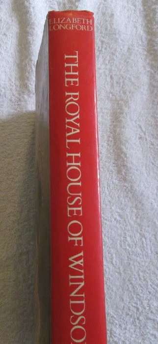 The Royal House of Windsor - Elizabeth Longford