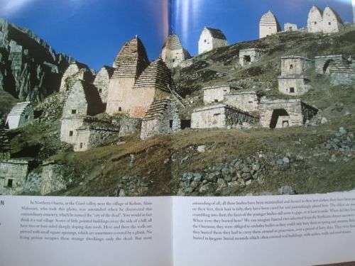 Treasures of the World - Jean Gall - Hardcover - 251 glossy pages