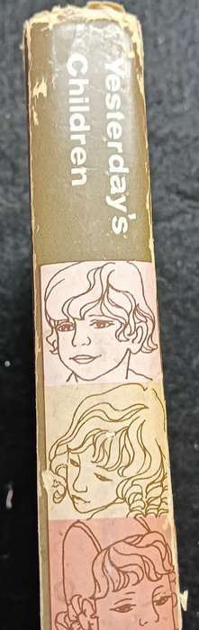 Yesterday`s Children - Daphne Child - Hardcover - 222 pages