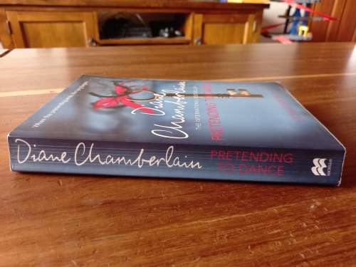 Pretending to Dance by Diane Chamberlain - Large Softcover