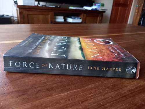 Force of Nature (Aaron Falk #2) by Jane Harper - Large Softcover