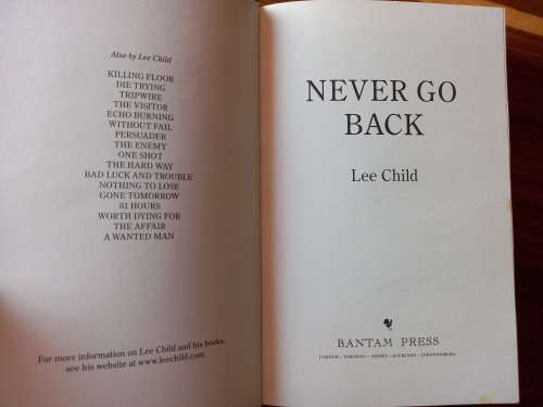 Never Go Back (Jack Reacher #18) by Lee Child - Large Hardcover