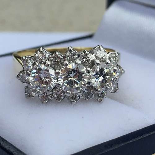 Fabulous 18ct Gold & Diamond Ring (V. R103 730)