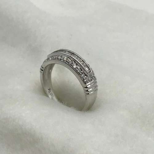 18ct White Gold and Diamond Ring (V. R56 180)