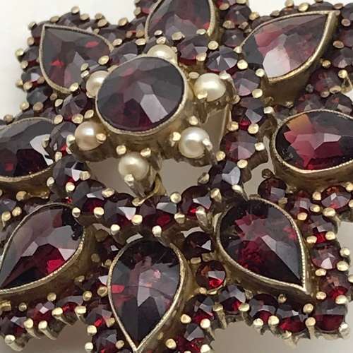 Incredible Victorian Bohemian Garnet & Pearl Brooch (V. R36 600)