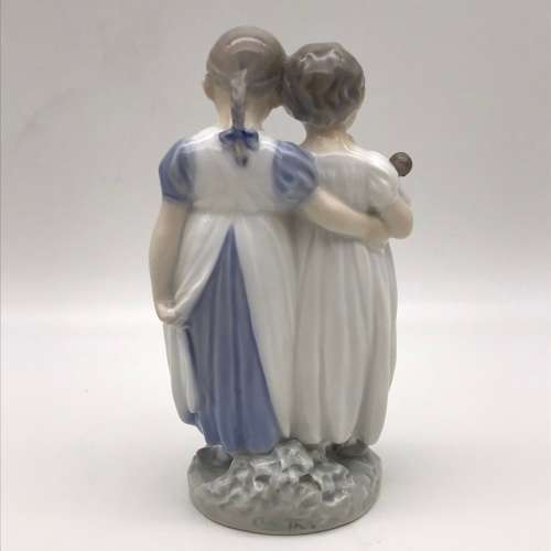 Adorable `Royal Copenhagen` Figurine (939)