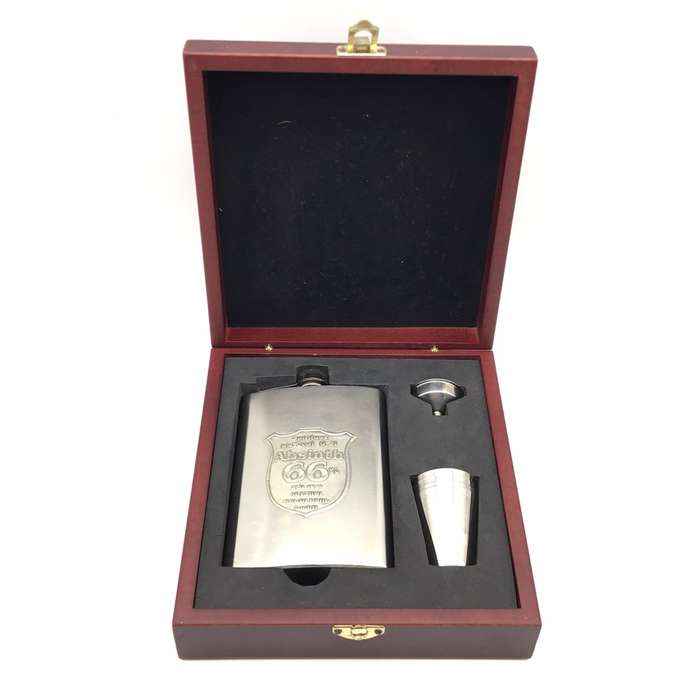 Boxed Hip Flask Set (Unwanted Gift)