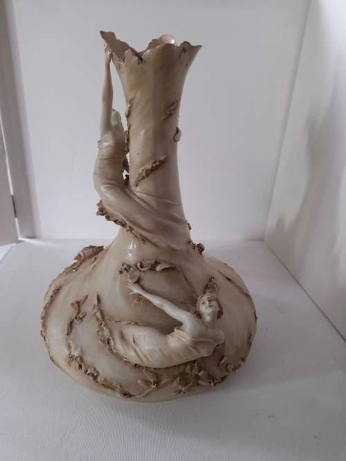 PORCELAIN VASE