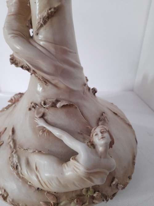 PORCELAIN VASE