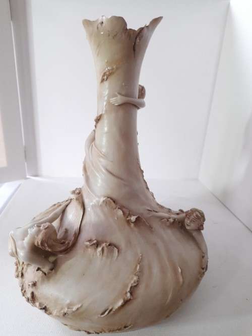 PORCELAIN VASE