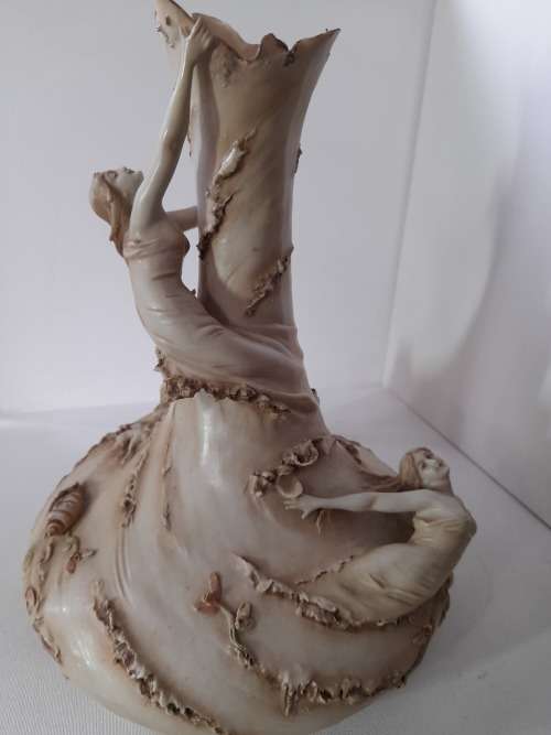 PORCELAIN VASE