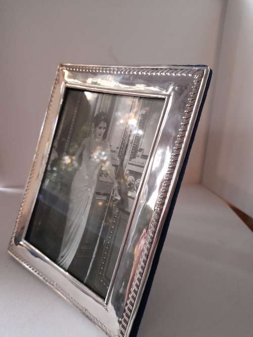 SILVER PICTURE FRAME