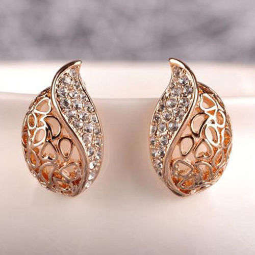 Exquisite Gold Teardrop  Earrings With Simulated Diamonds