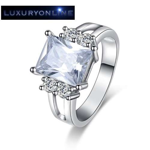 STUNNING! Ring With 5 1,25ct  Simulated Diamonds Size 6; 7; 8 US