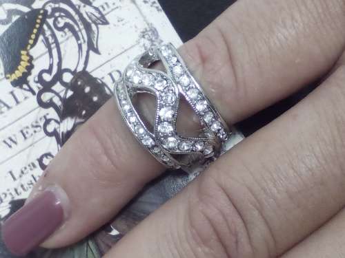 DAZZLING! Hand Crafted 0.75 Carat Simulated Diamonds Ring Size 6; 7 US