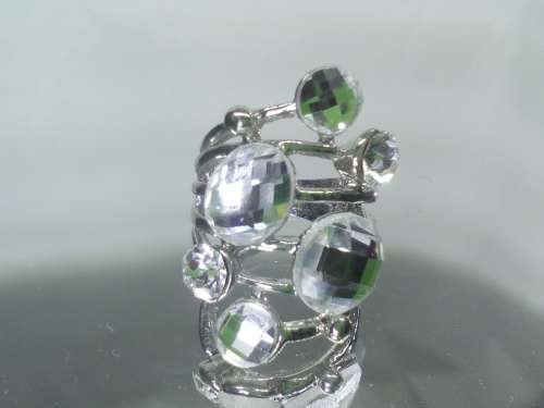 STUNNING! Ring With 2.00 Carat  Simulated Diamonds Size 9 US